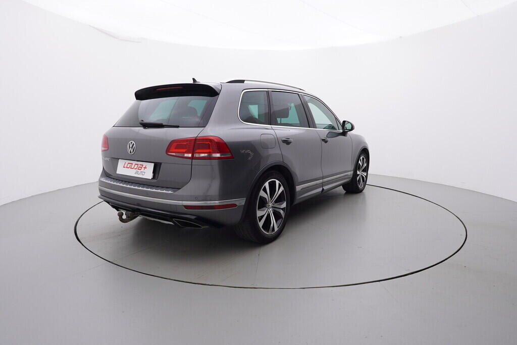 OV190V07845_14.webp_TOUAREG R-Line 3.0 TDI 193 kW automat, DPH