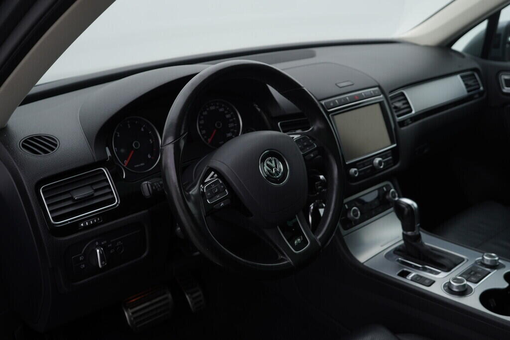 OV190V07845_24.webp_TOUAREG R-Line 3.0 TDI 193 kW automat, DPH