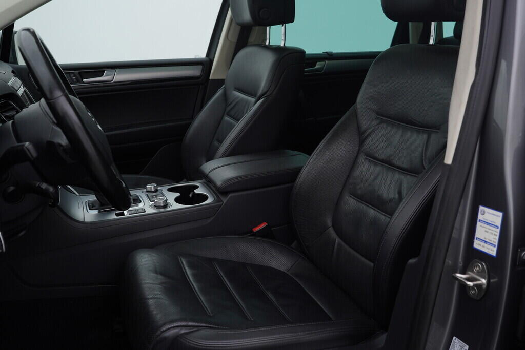 OV190V07845_25.webp_TOUAREG R-Line 3.0 TDI 193 kW automat, DPH