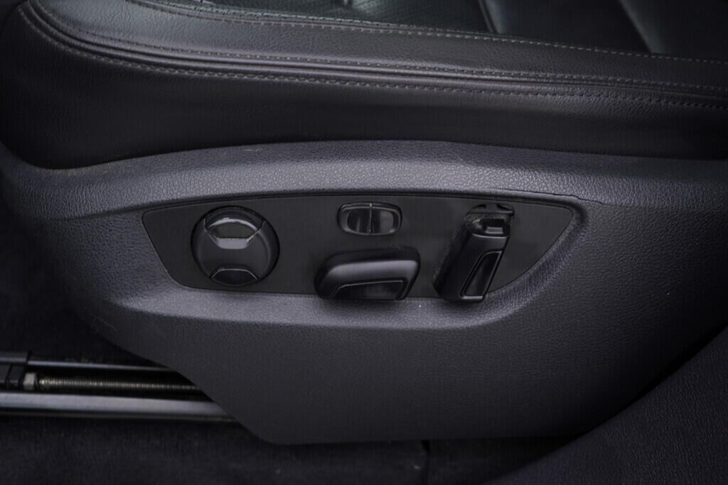 OV190V07845_26.webp_TOUAREG R-Line 3.0 TDI 193 kW automat, DPH