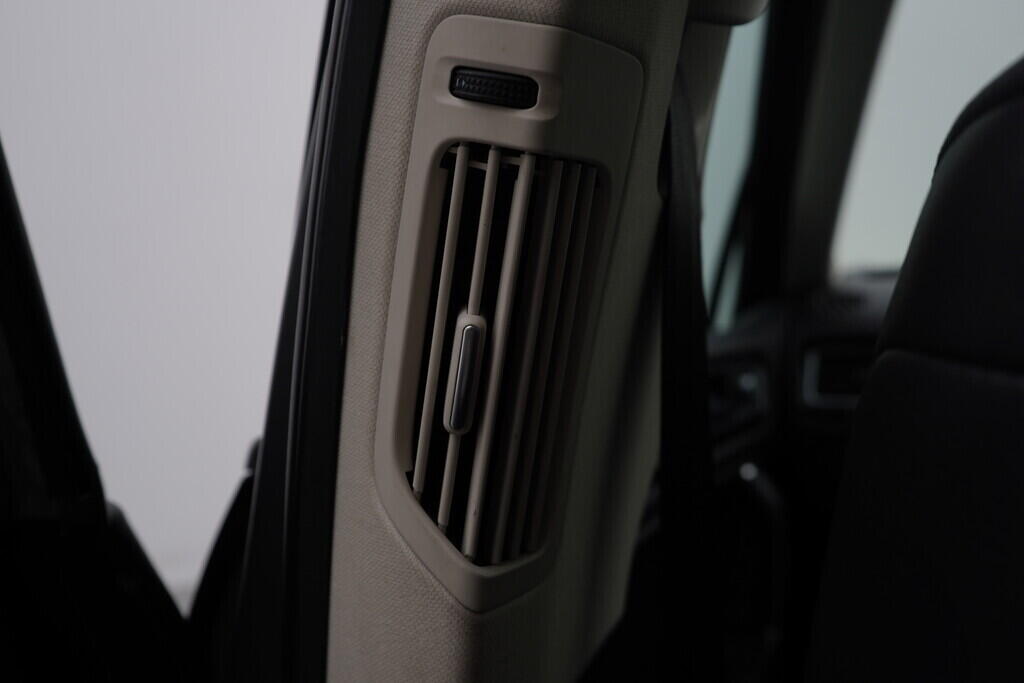 OV190V07845_33.webp_TOUAREG R-Line 3.0 TDI 193 kW automat, DPH