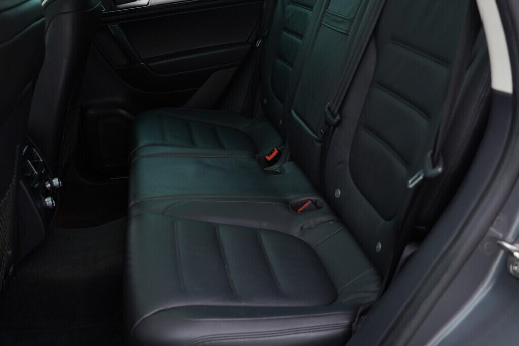 OV190V07845_34.webp_TOUAREG R-Line 3.0 TDI 193 kW automat, DPH