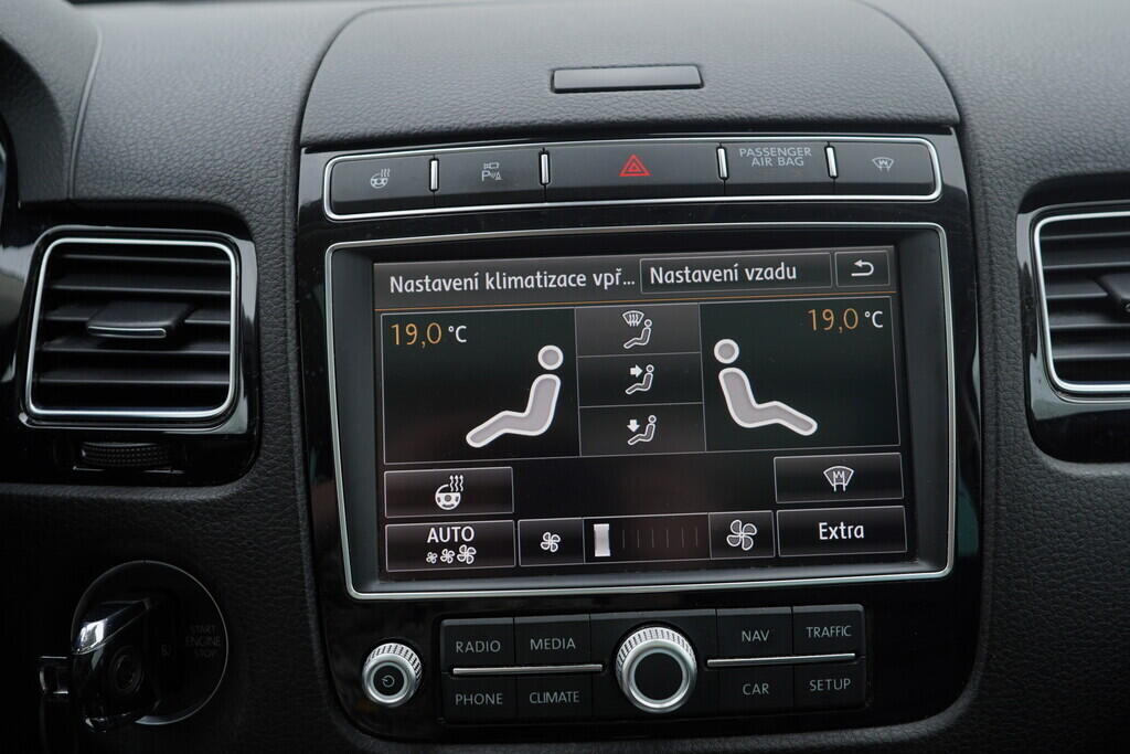 OV190V07845_38.webp_TOUAREG R-Line 3.0 TDI 193 kW automat, DPH