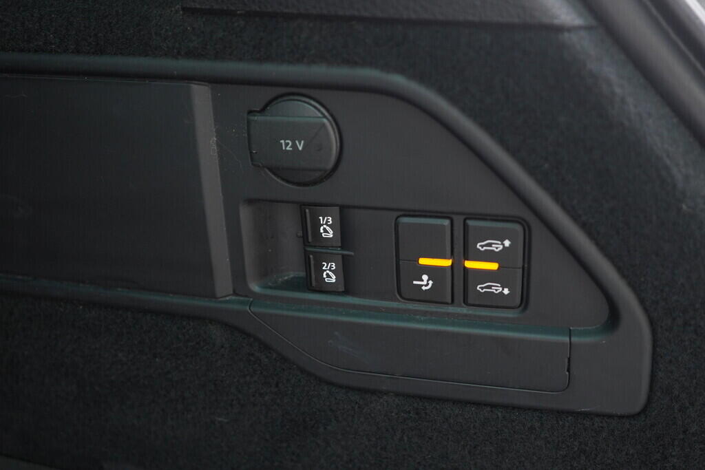 OV190V07845_43.webp_TOUAREG R-Line 3.0 TDI 193 kW automat, DPH