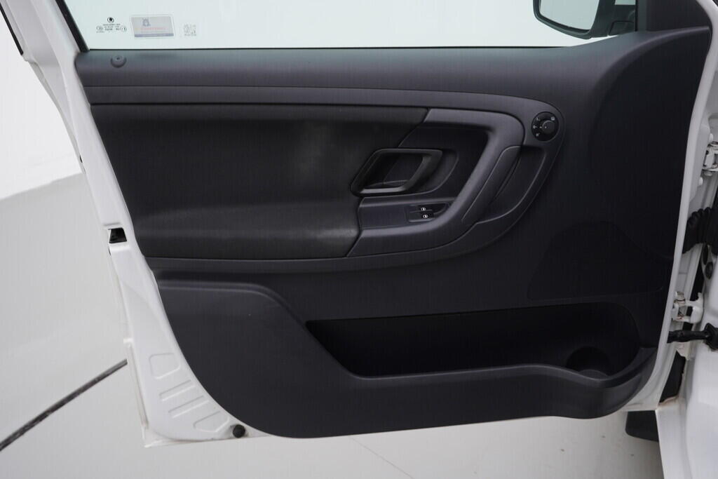 OV190V07849_19.webp_FABIA Ambiente 1.2 TSI 63 kW manuál