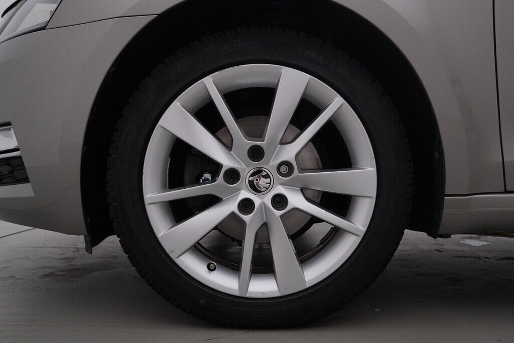 OV190V07854_41.webp_OCTAVIA Style Plus 1.6 TDI 85 kW manuál