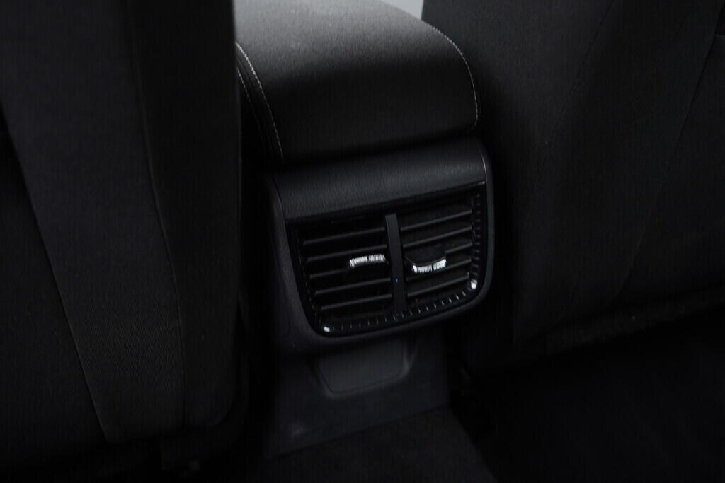 OV190V07867_27.webp_FABIA Selection 1.0 TSI 70 kW manuál, DPH