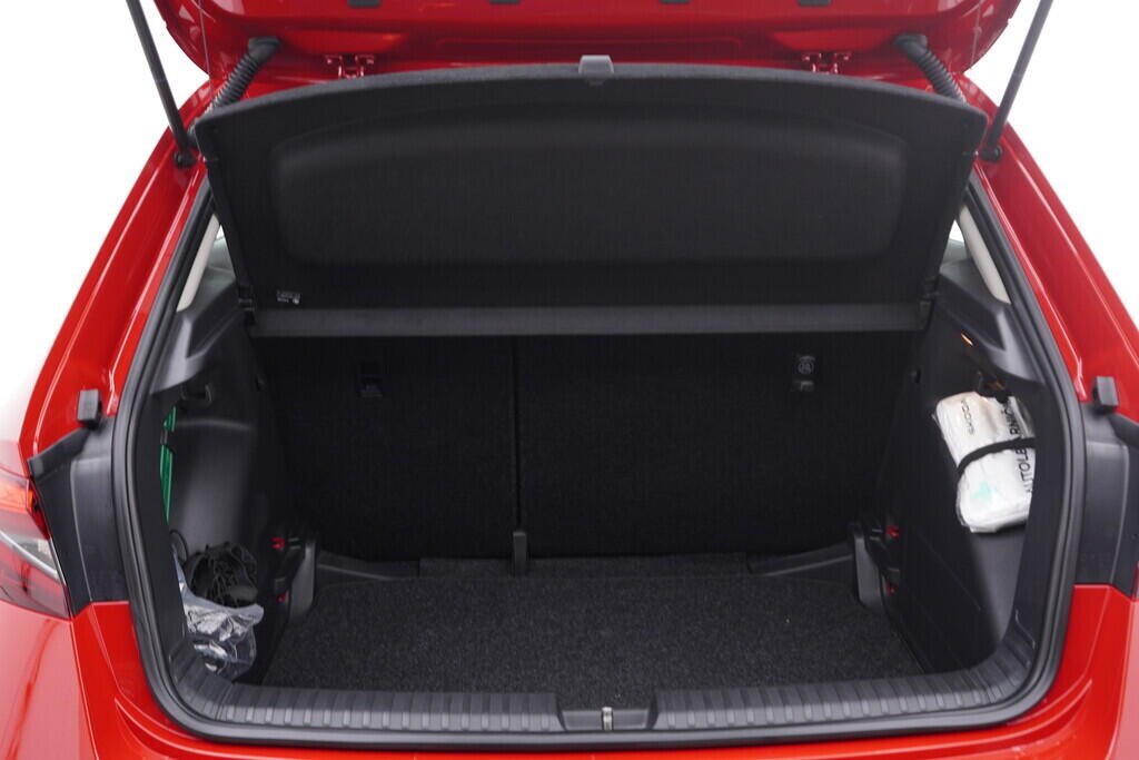 OV190V07867_35.webp_FABIA Selection 1.0 TSI 70 kW manuál, DPH