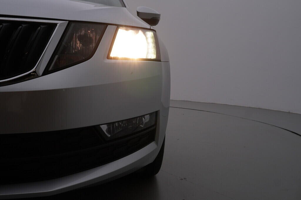 OV190V07868_40.webp_OCTAVIA Style 1.0 TSI 85 kW automat, DPH