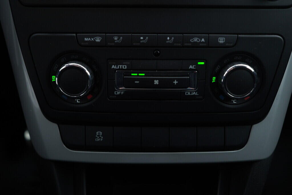 OV190V07879_34.webp_YETI Elegance 1.4 TSI 90 kW manuál