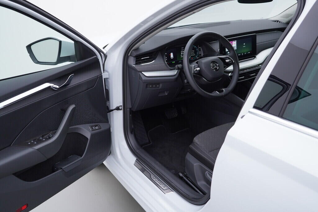 OV190V07885_18.webp_OCTAVIA Style 2.0 TDI 110 kW automat, DPH