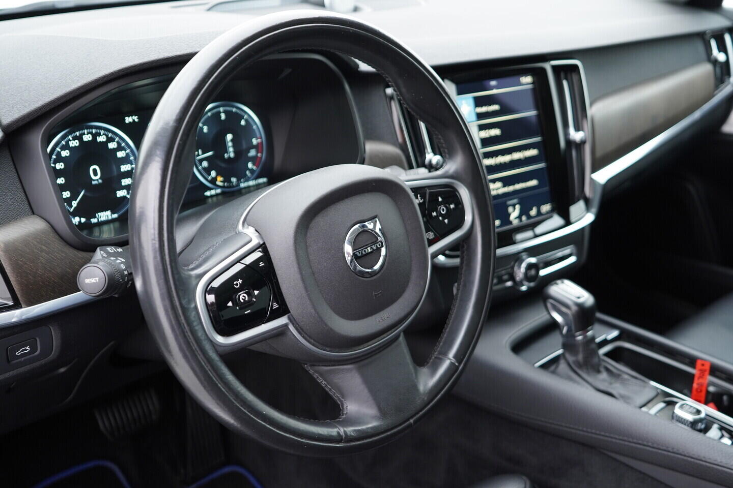 OV190V07901_24.webp_V90 Cross Country 2.0  173 kW automat, DPH