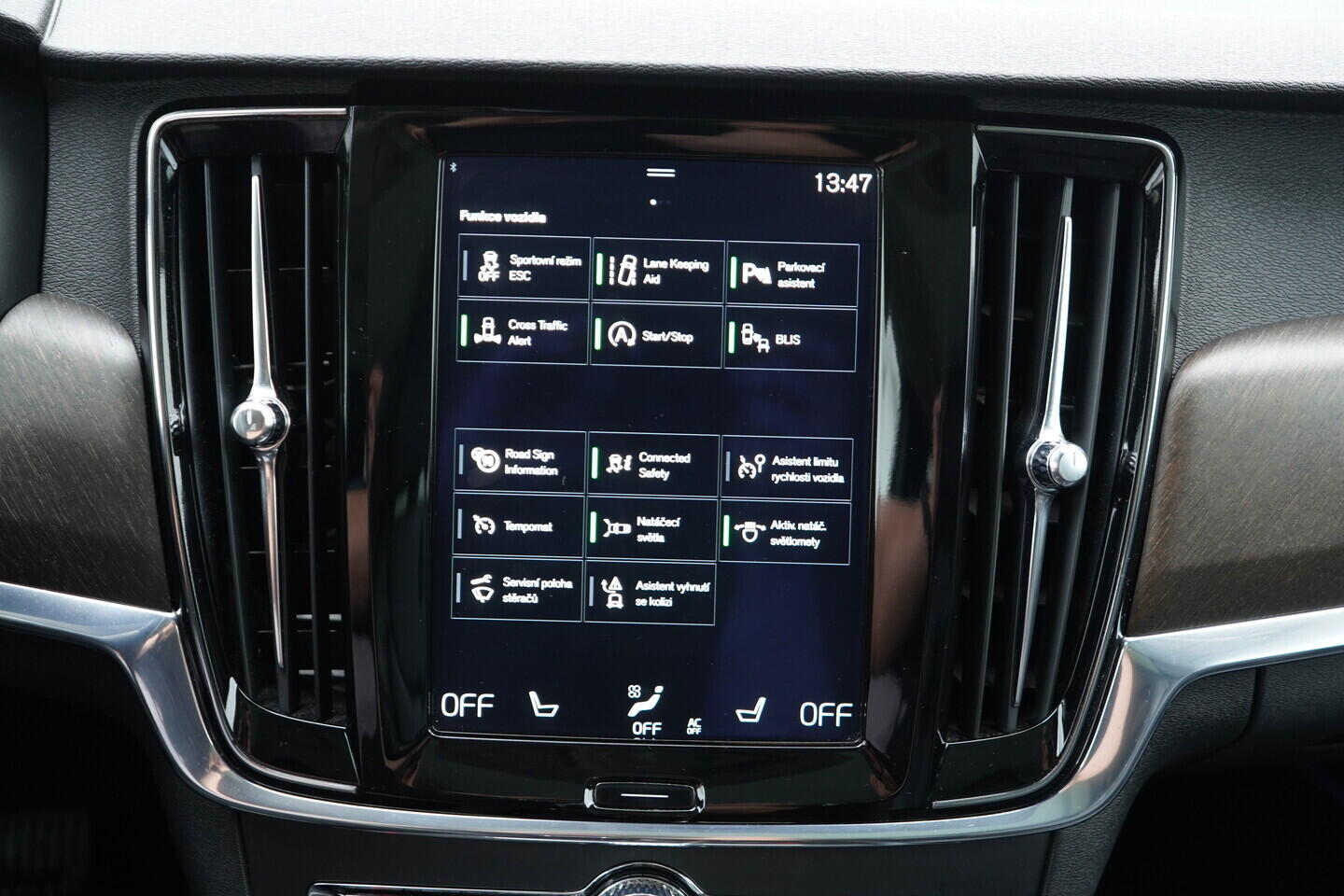 OV190V07901_32.webp_V90 Cross Country 2.0  173 kW automat, DPH