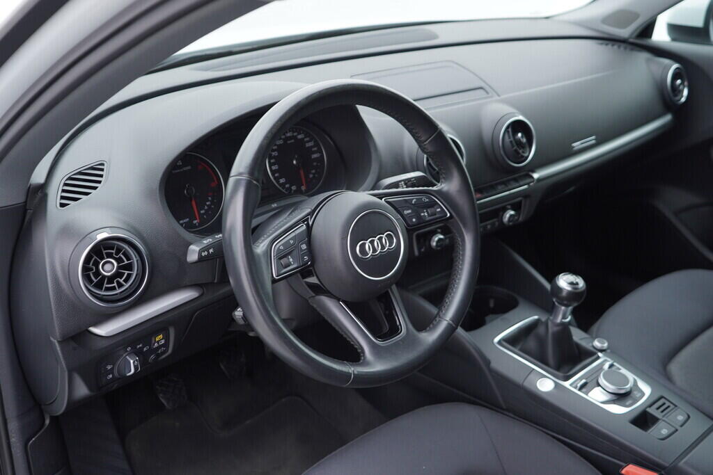 OV190V07910_22.webp_A3 SPORTBACK  1.6 TDI 85 kW manuál