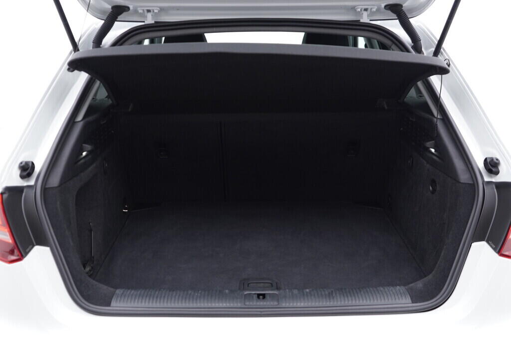 OV190V07910_40.webp_A3 SPORTBACK  1.6 TDI 85 kW manuál