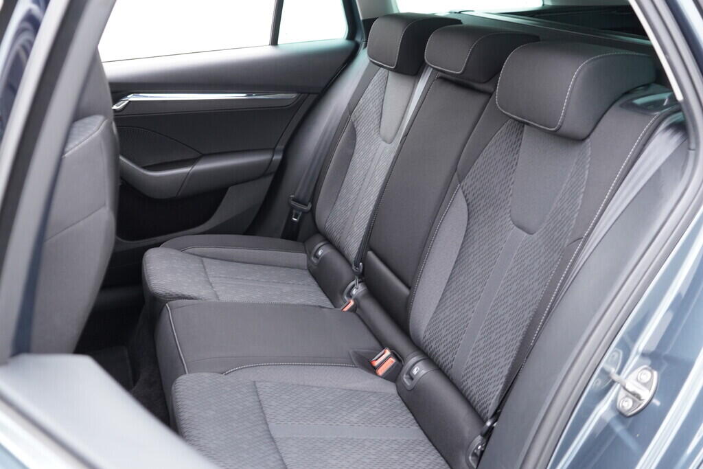 OV190V07912_32.webp_OCTAVIA Style Plus Comfort 2.0 TDI 110 kW automat, DPH