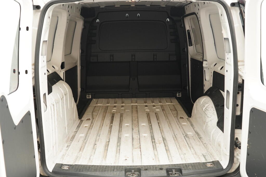 OV190V07913_25.webp_CADDY MAXI - SKŘÍŇOVÝ VŮZ  2.0 TDI 75 kW manuál, DPH