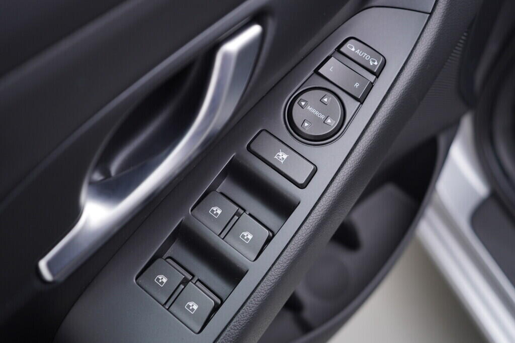 OV190V07914_20.webp_I30 Style 1.0  88 kW manuál, DPH