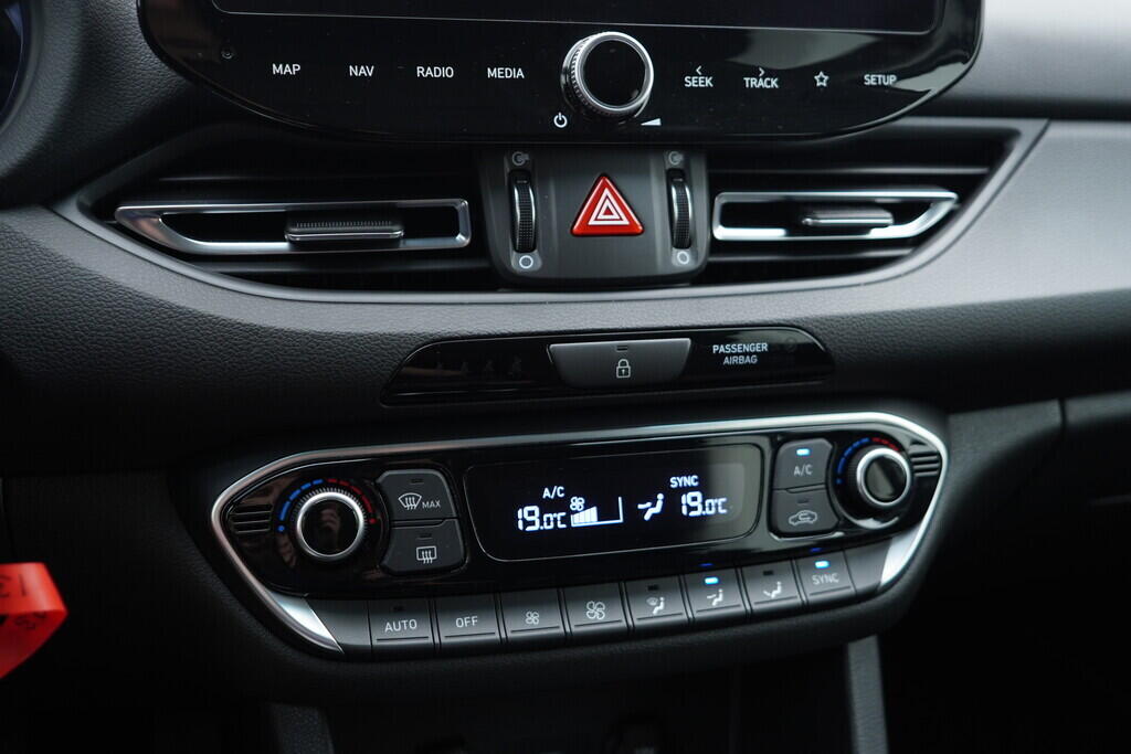 OV190V07914_33.webp_I30 Style 1.0  88 kW manuál, DPH