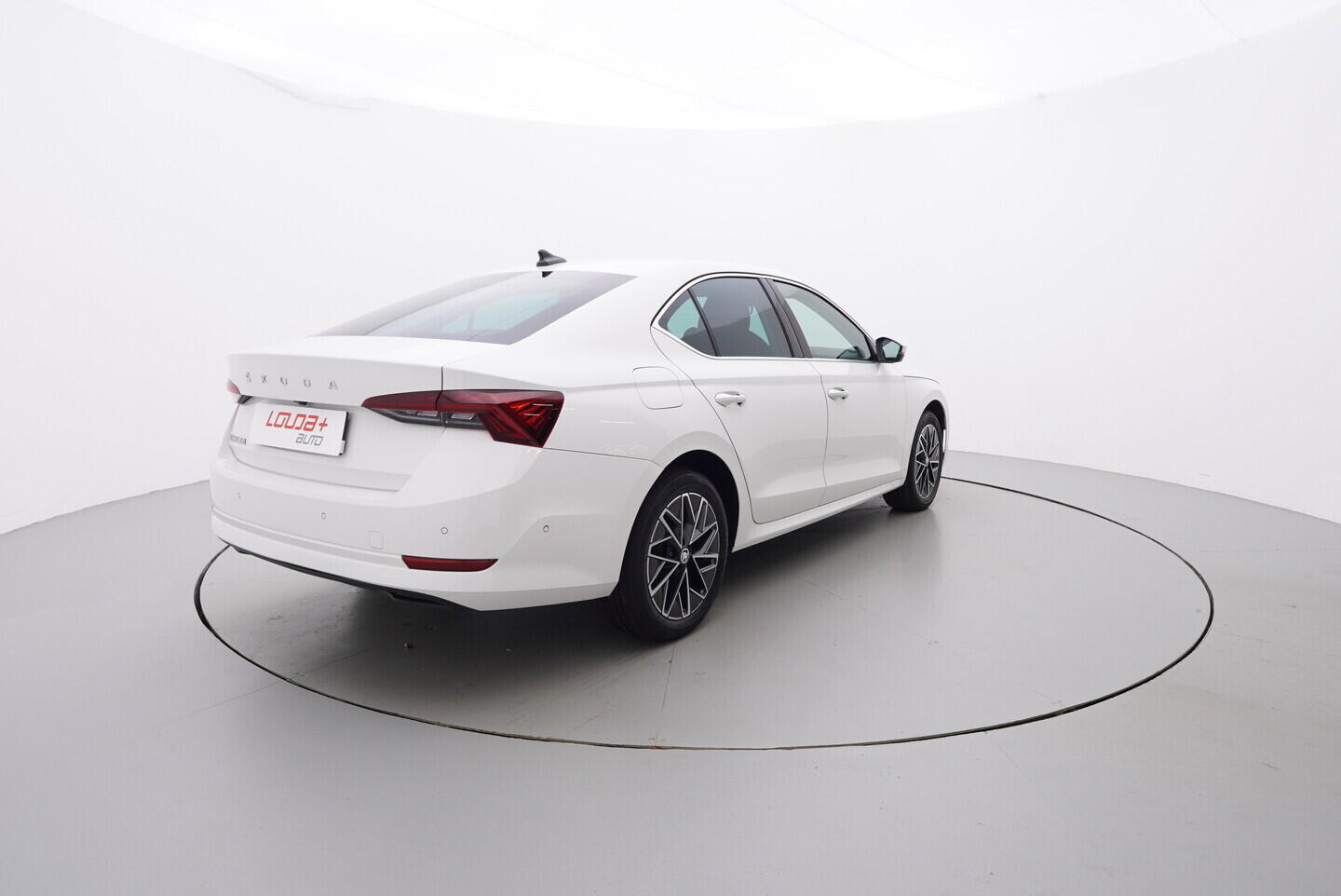 OV190V07937_14.webp_OCTAVIA Style 1.5 TSI 110 kW manuál, DPH