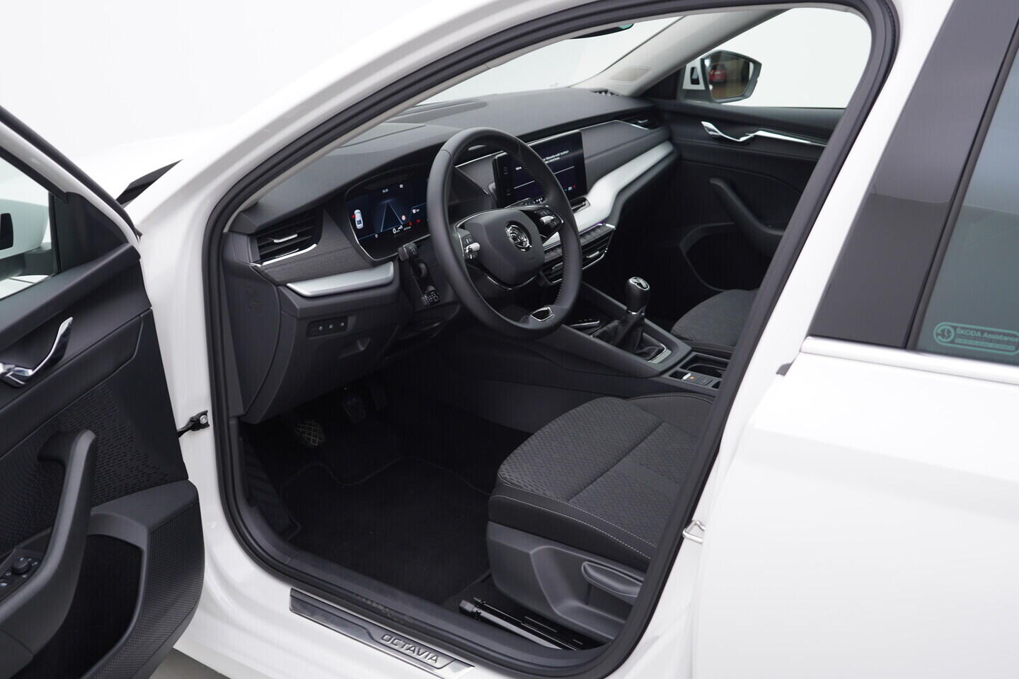 OV190V07937_18.webp_OCTAVIA Style 1.5 TSI 110 kW manuál, DPH