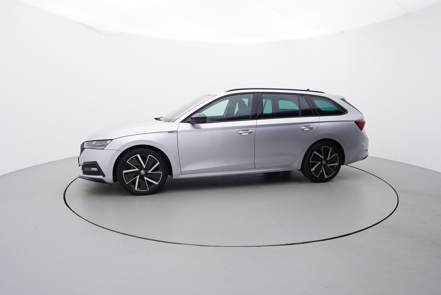 OV190V07945_11.webp_OCTAVIA SportLine 2.0 TDI 110 kW automat, DPH