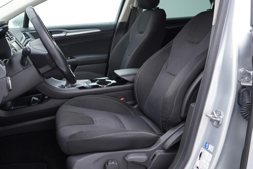 OV190V07949_22.webp_MONDEO Titanium 2.0  110 kW manuál