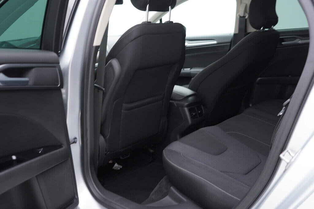 OV190V07949_30.webp_MONDEO Titanium 2.0  110 kW manuál