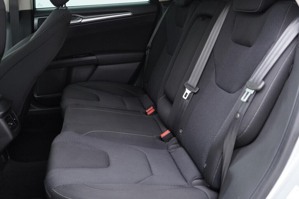 OV190V07949_32.webp_MONDEO Titanium 2.0  110 kW manuál