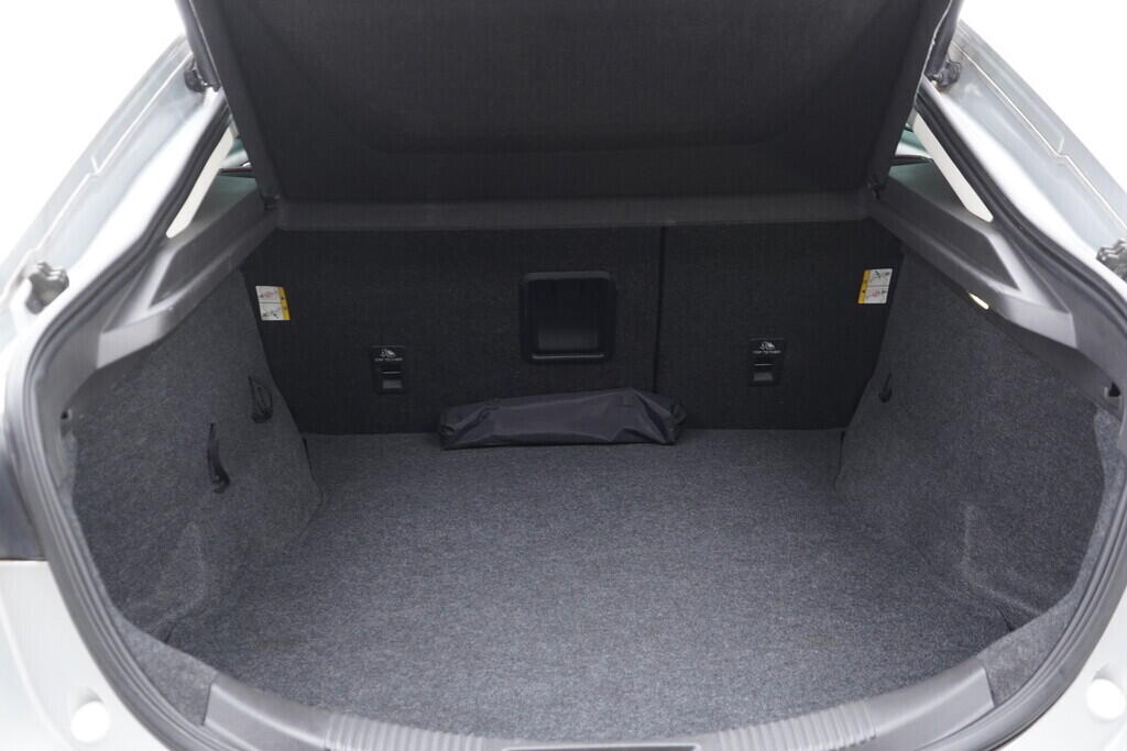 OV190V07949_34.webp_MONDEO Titanium 2.0  110 kW manuál