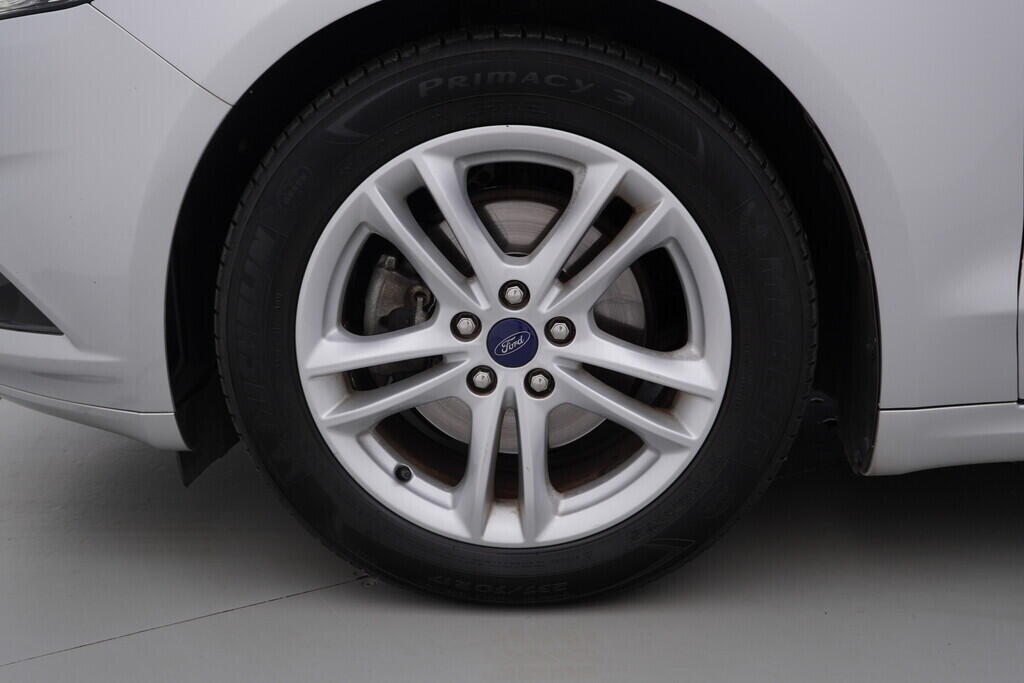 OV190V07949_36.webp_MONDEO Titanium 2.0  110 kW manuál