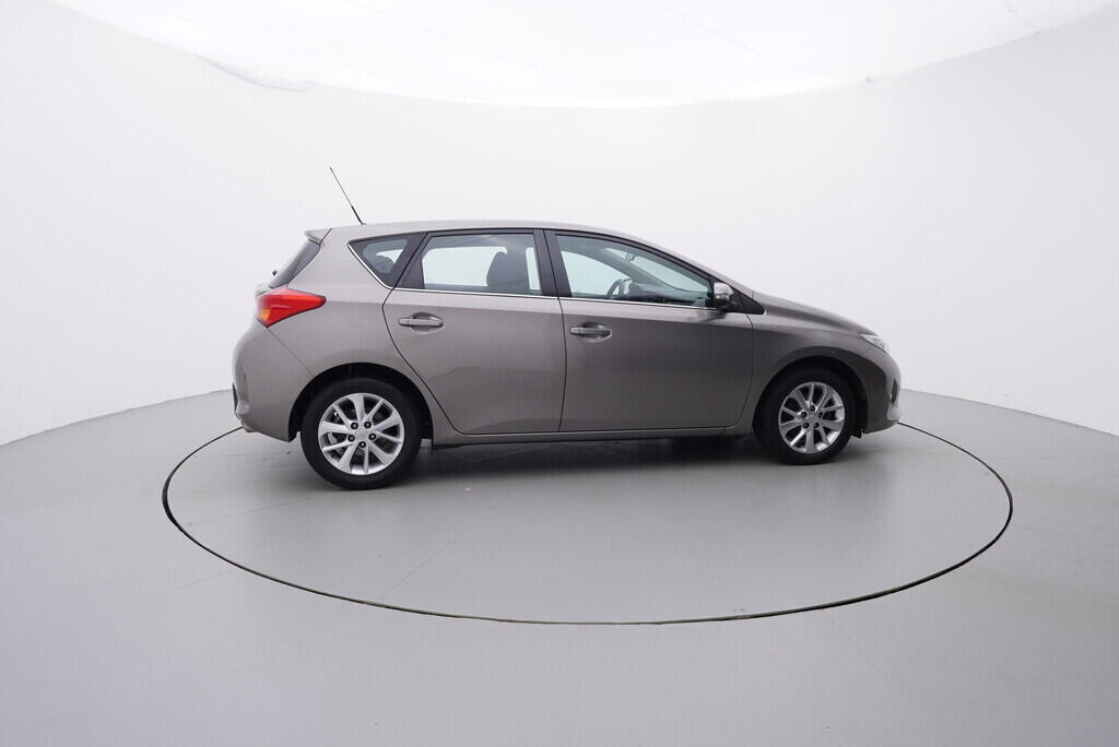 OV190V07950_15.webp_AURIS Life+ 1.6  97 kW manuál