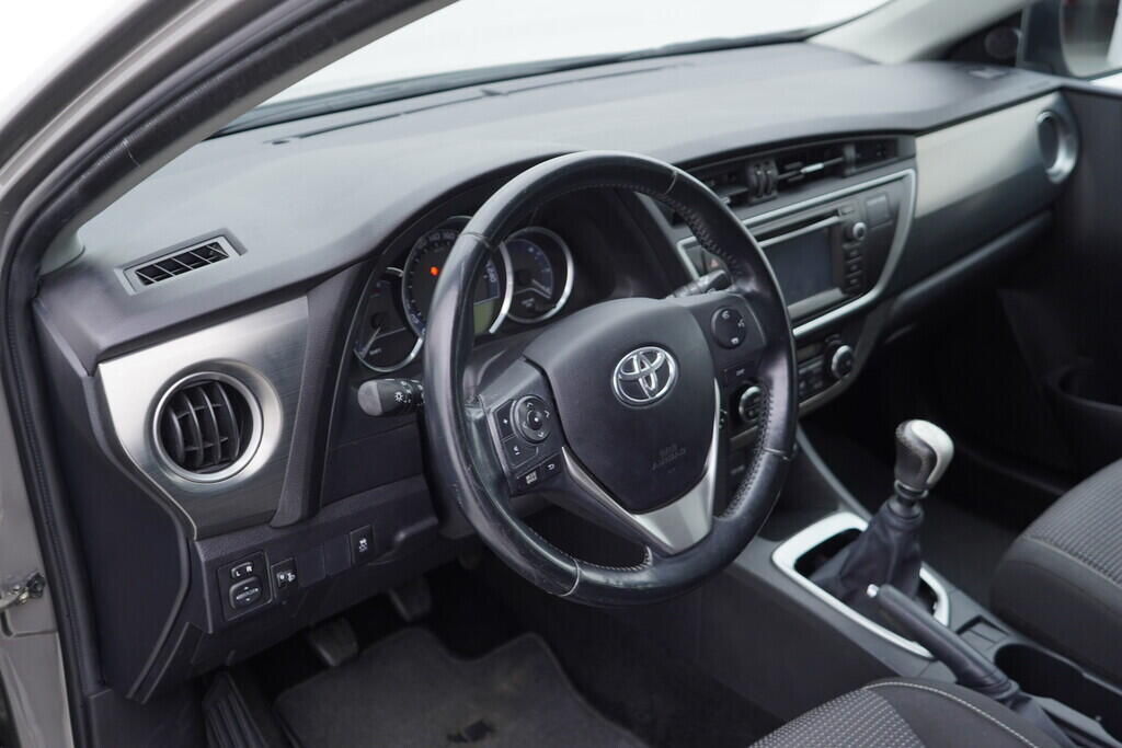OV190V07950_21.webp_AURIS Life+ 1.6  97 kW manuál