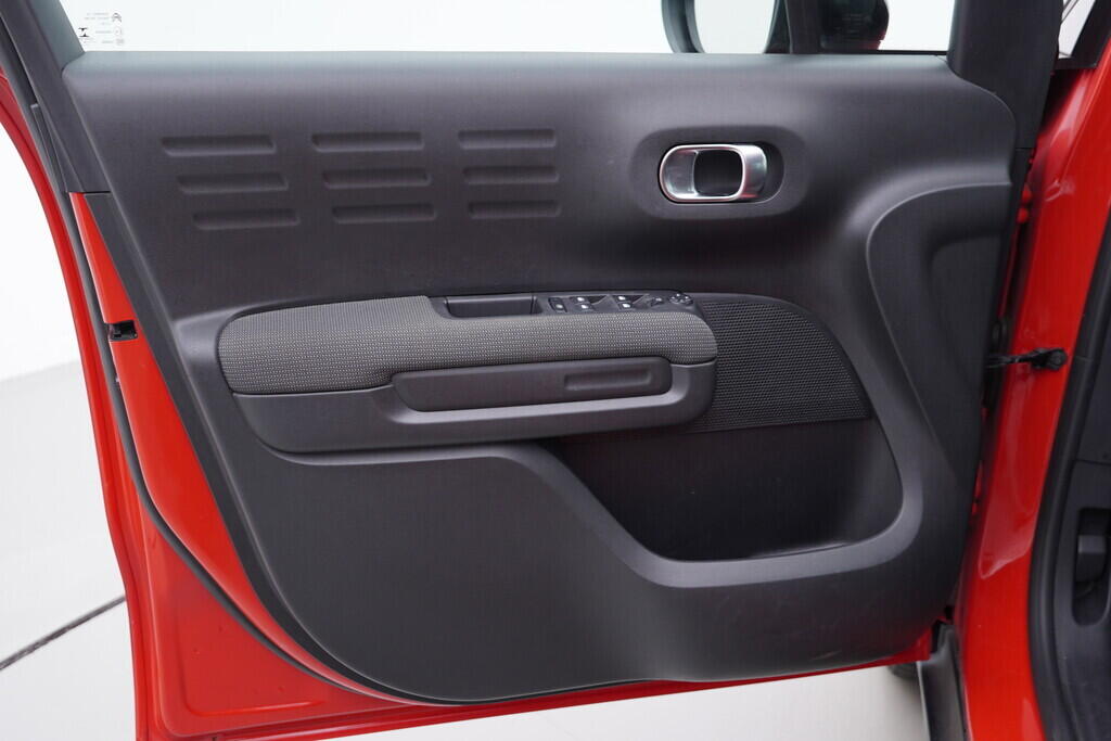 OV190V07953_19.webp_C3 AIRCROSS Shine 1.2  81 kW automat
