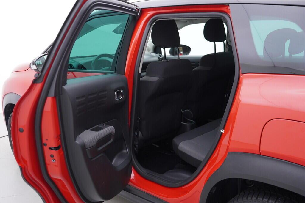 OV190V07953_36.webp_C3 AIRCROSS Shine 1.2  81 kW automat