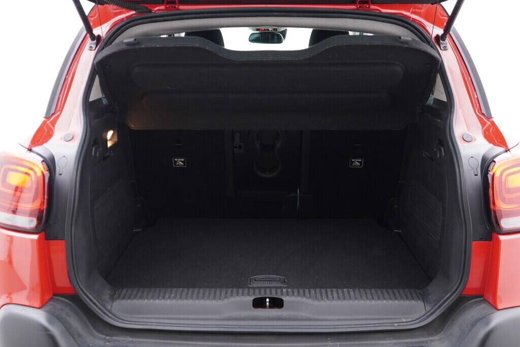 OV190V07953_38.webp_C3 AIRCROSS Shine 1.2  81 kW automat