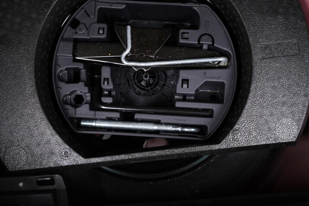 OV190V07953_39.webp_C3 AIRCROSS Shine 1.2  81 kW automat