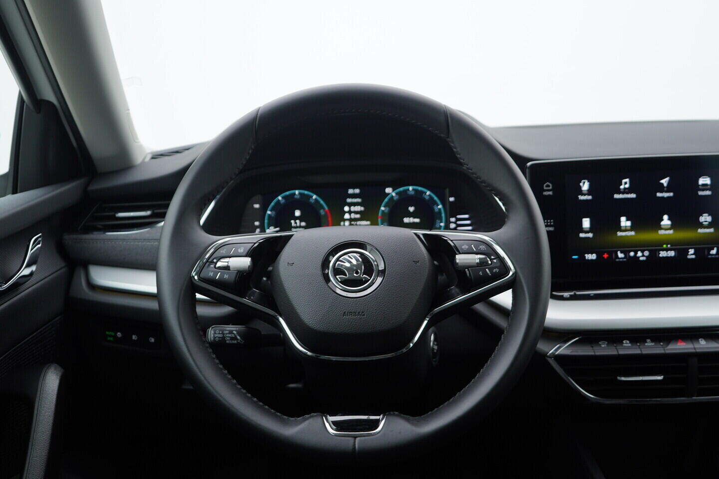 OV190V07968_26.webp_OCTAVIA Style 1.5 TSI 110 kW manuál, DPH