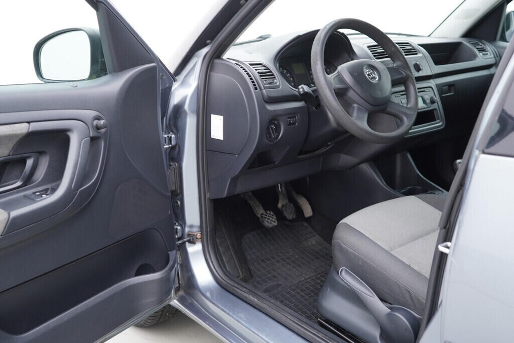 OV190V07971_18.webp_ROOMSTER Ambiente 1.6 TDI 66 kW manuál