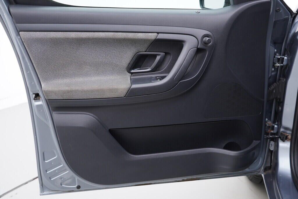 OV190V07971_19.webp_ROOMSTER Ambiente 1.6 TDI 66 kW manuál