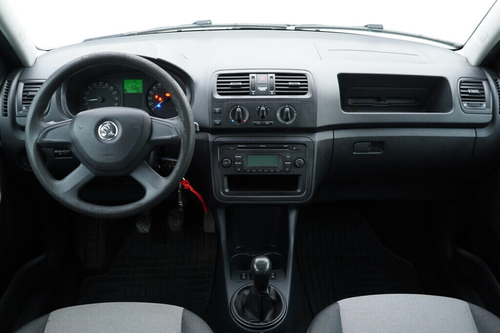 OV190V07971_25.webp_ROOMSTER Ambiente 1.6 TDI 66 kW manuál