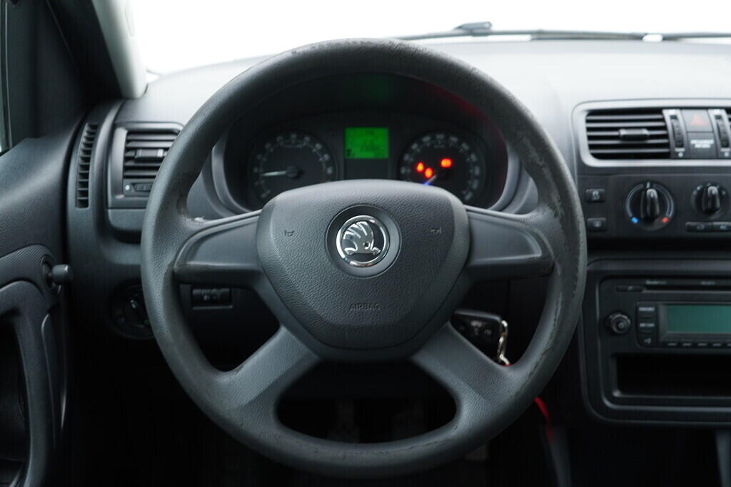 OV190V07971_26.webp_ROOMSTER Ambiente 1.6 TDI 66 kW manuál