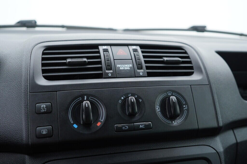 OV190V07971_29.webp_ROOMSTER Ambiente 1.6 TDI 66 kW manuál