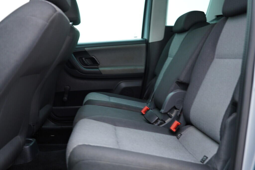 OV190V07971_32.webp_ROOMSTER Ambiente 1.6 TDI 66 kW manuál
