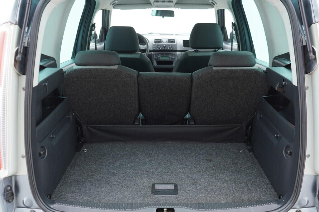 OV190V07971_33.webp_ROOMSTER Ambiente 1.6 TDI 66 kW manuál