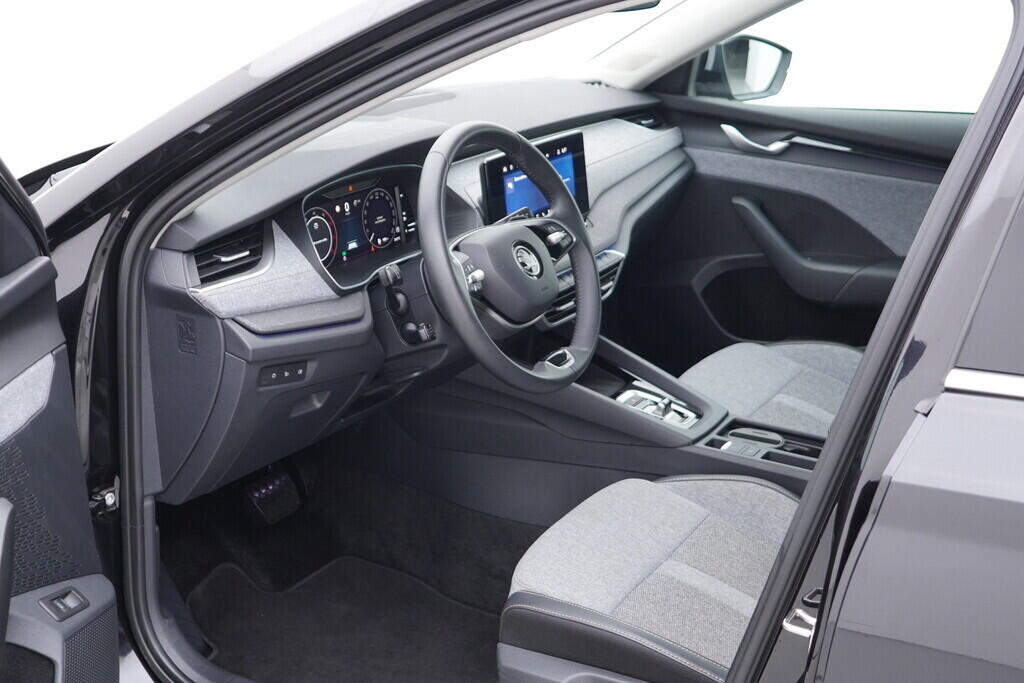 OV190V07975_18.webp_OCTAVIA Top Selection 2.0 TDI 110 kW automat, DPH