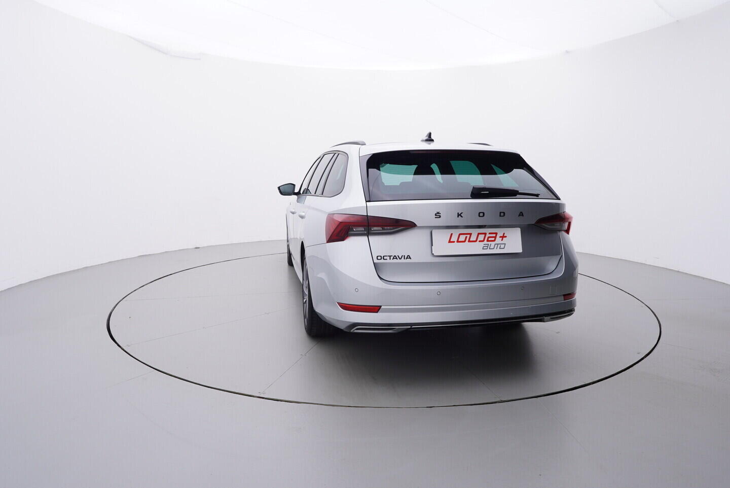 OV190V07980_13.webp_OCTAVIA SportLine 2.0 TDI 110 kW automat, DPH