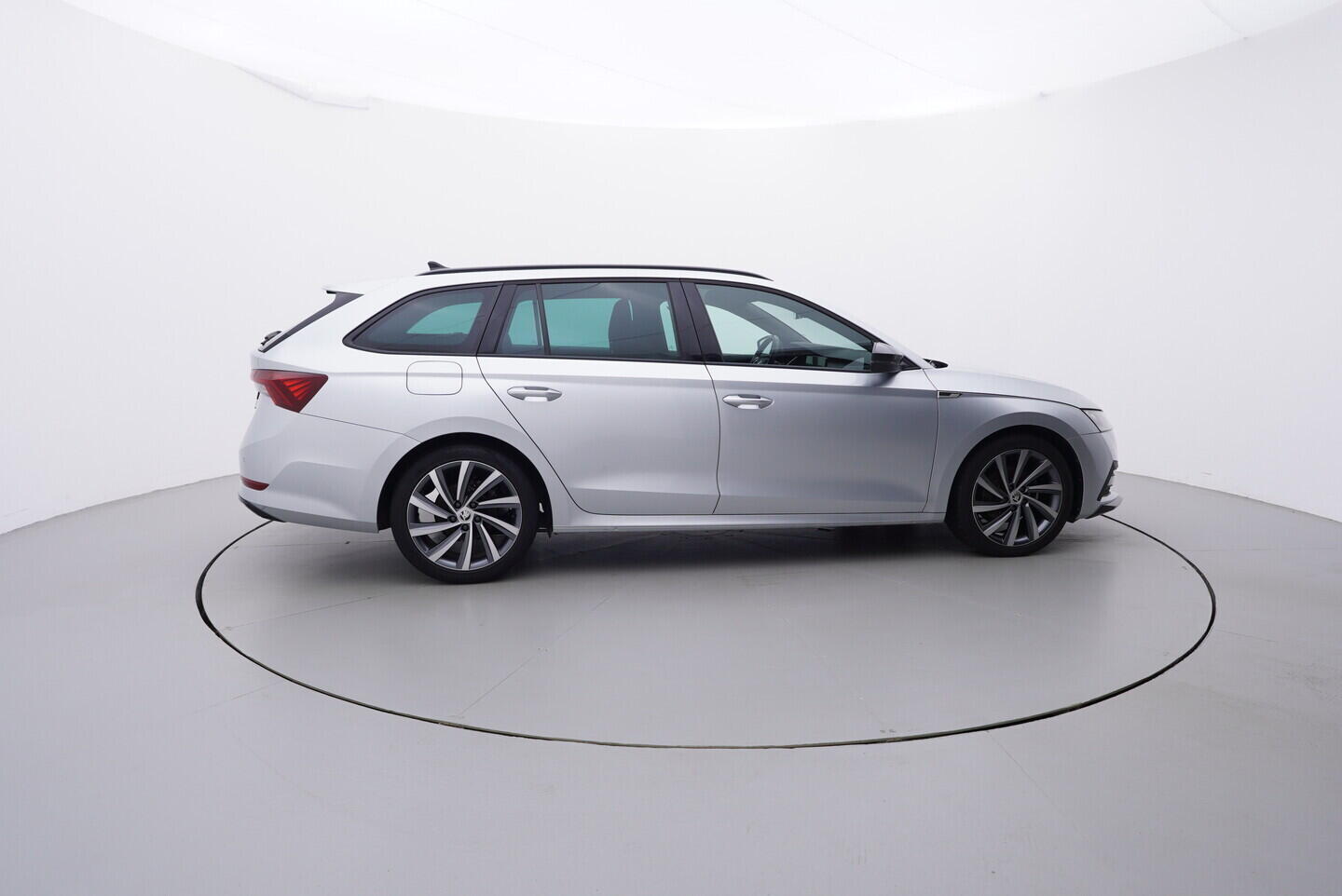 OV190V07980_15.webp_OCTAVIA SportLine 2.0 TDI 110 kW automat, DPH