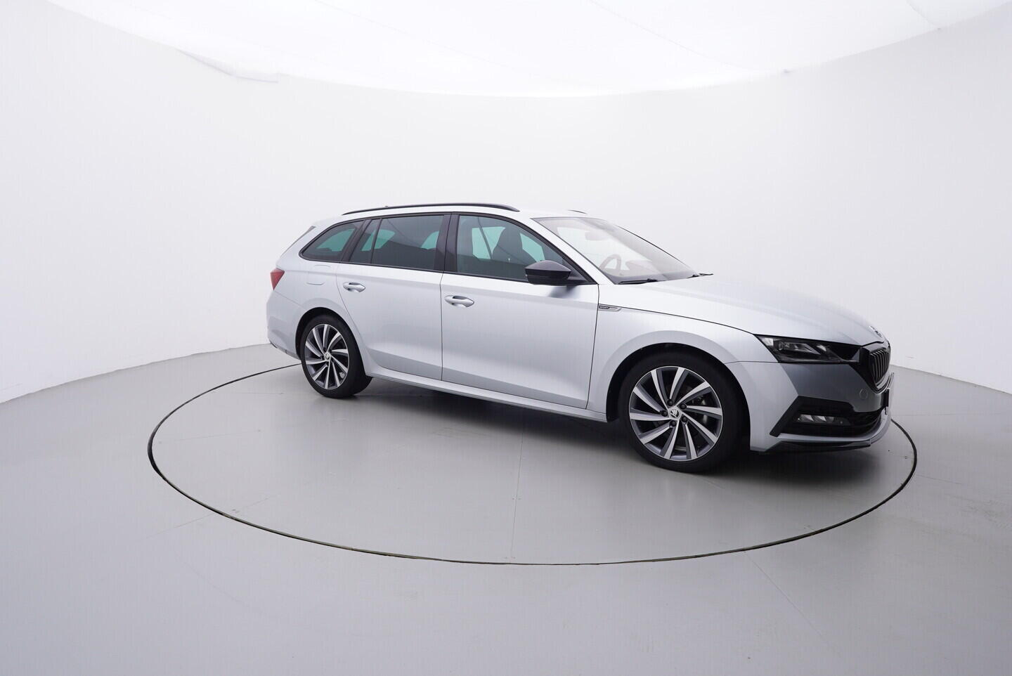 OV190V07980_16.webp_OCTAVIA SportLine 2.0 TDI 110 kW automat, DPH