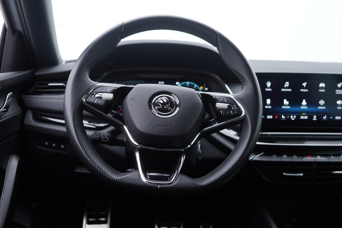 OV190V07980_29.webp_OCTAVIA SportLine 2.0 TDI 110 kW automat, DPH